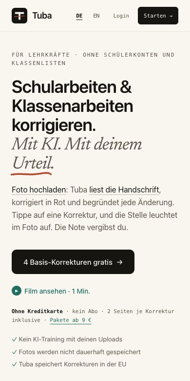 Website von Tuba mit Korrekturbeispiel und fotografierter Handschrift, Handyansicht